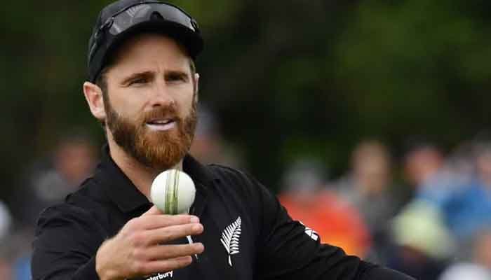 Williamson's refusal to take the central contract, also resigned from the captaincy