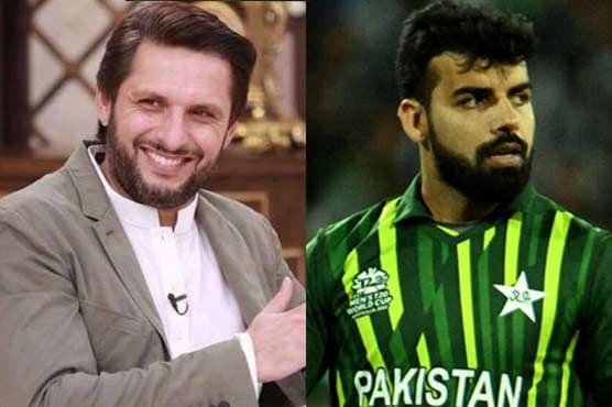 What happened to Shahid Afridi on the phone with Azam and Shadab before the match against America?